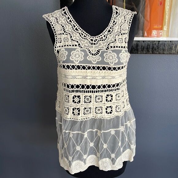 Lovely ecru lace/mesh 100% cotton tank. Small. - Picture 2 of 6